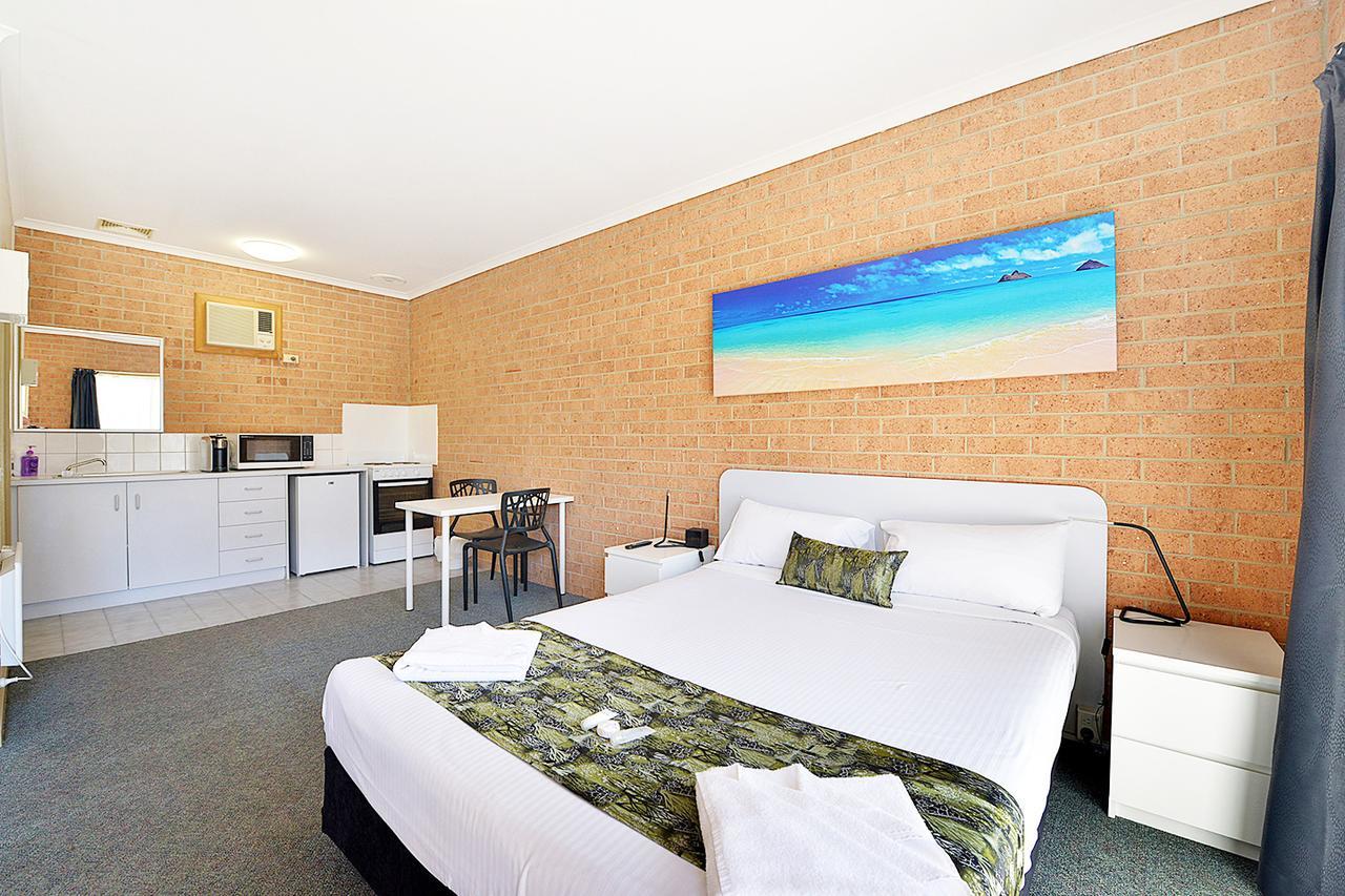 Motor Motel